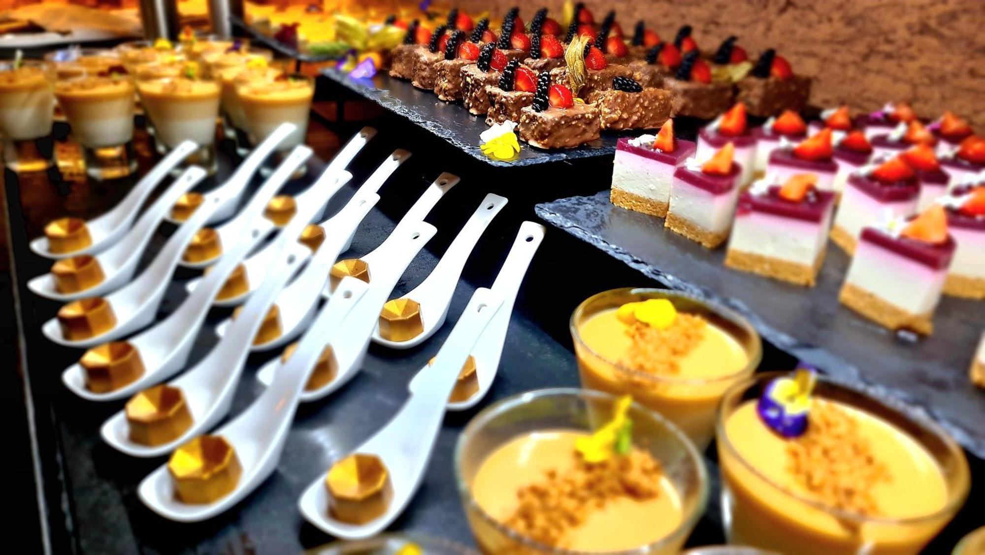 Monchique Resort & Spa Eksteriør billede A selection of desserts
