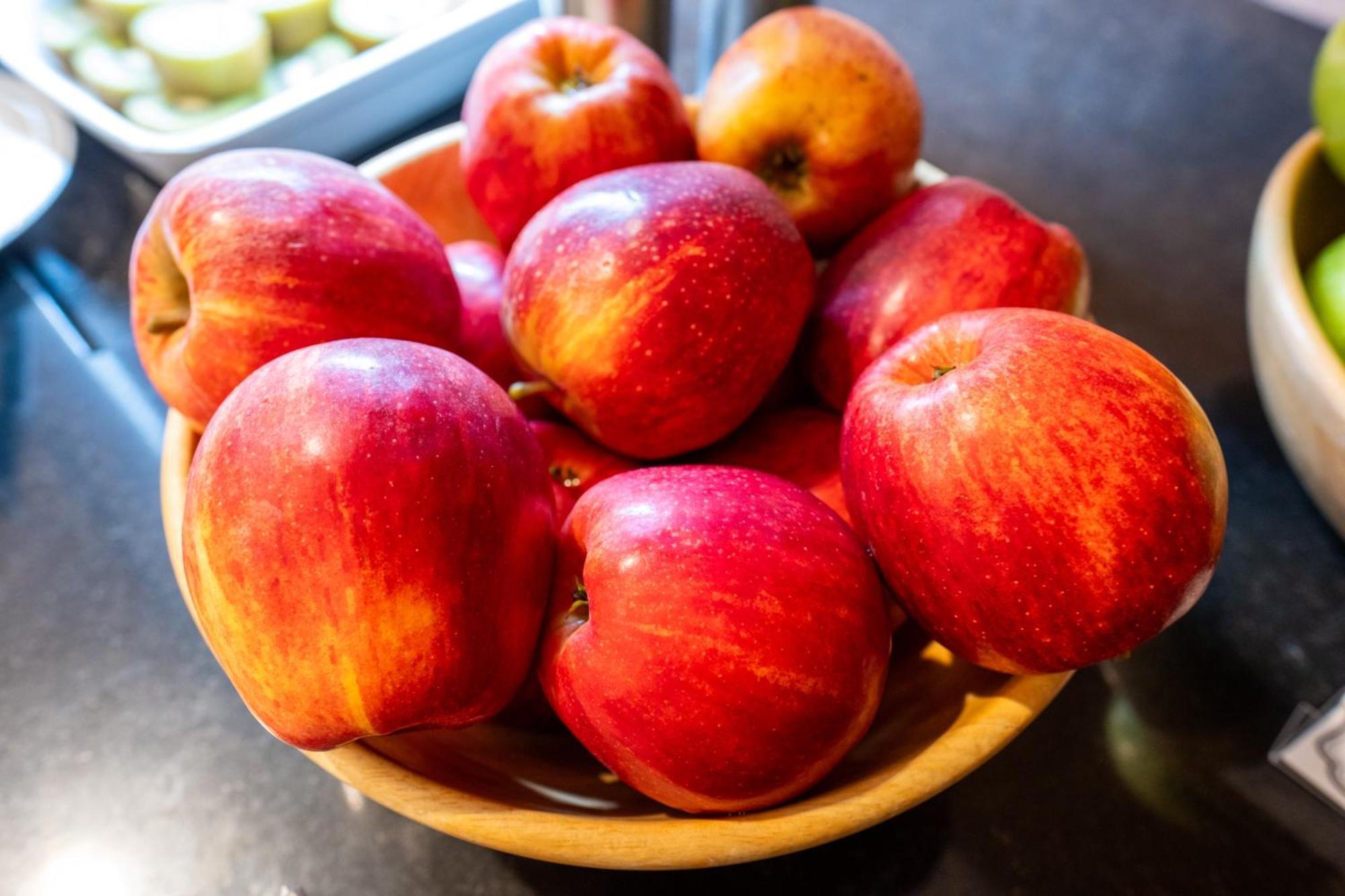 Monchique Resort & Spa Eksteriør billede Honeycrisp apples